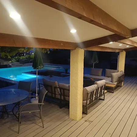 Villa Avec Piscine Chauffee 4 Chambres Proche Des Plages *